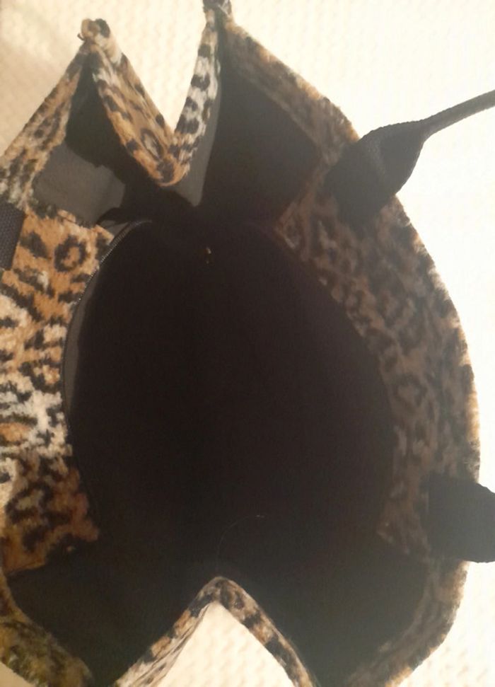 Sac à main fourre-tout motif léopard - photo numéro 9