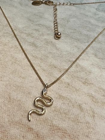 Collie doré motifs serpent avec strass