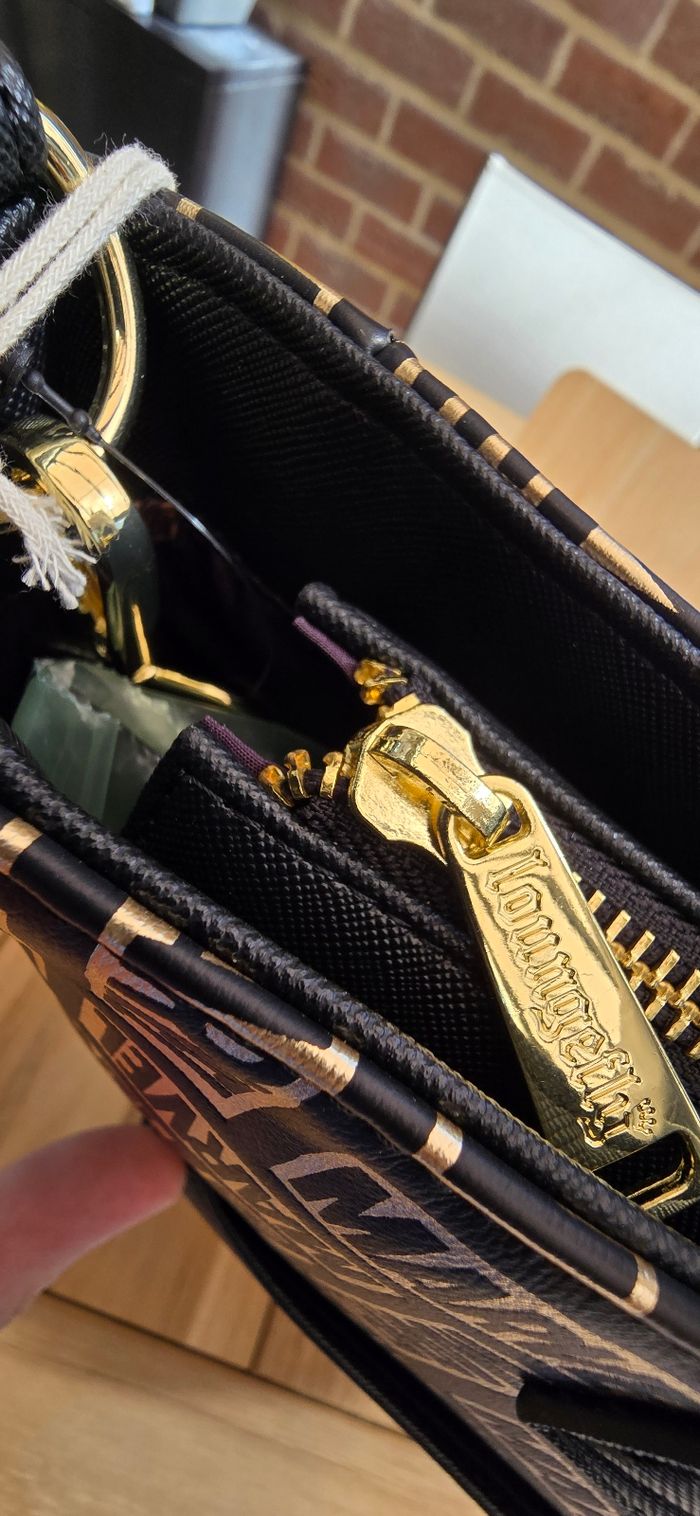 Sac à Dos convertible Marvel Gold Logo Loungefly - photo numéro 4