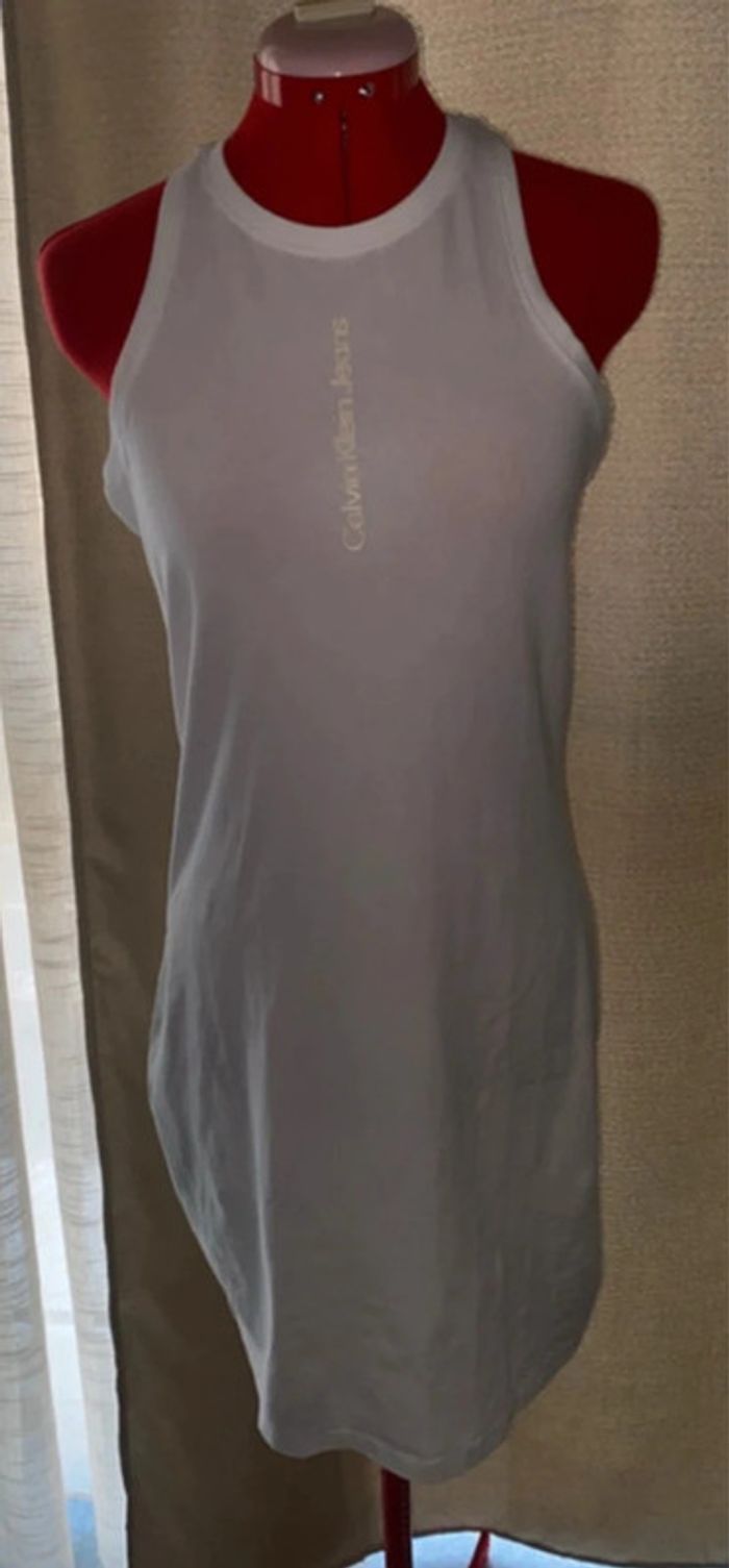 Robe Calvin Klein blanche taille 38