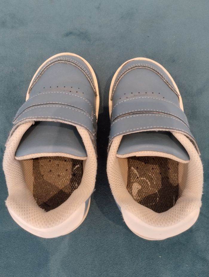 Baskets bleues - photo numéro 5