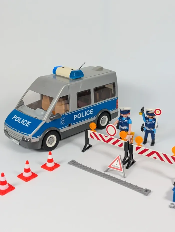 Playmobil Fourgon de policiers avec matériel de barrage - photo numéro 2