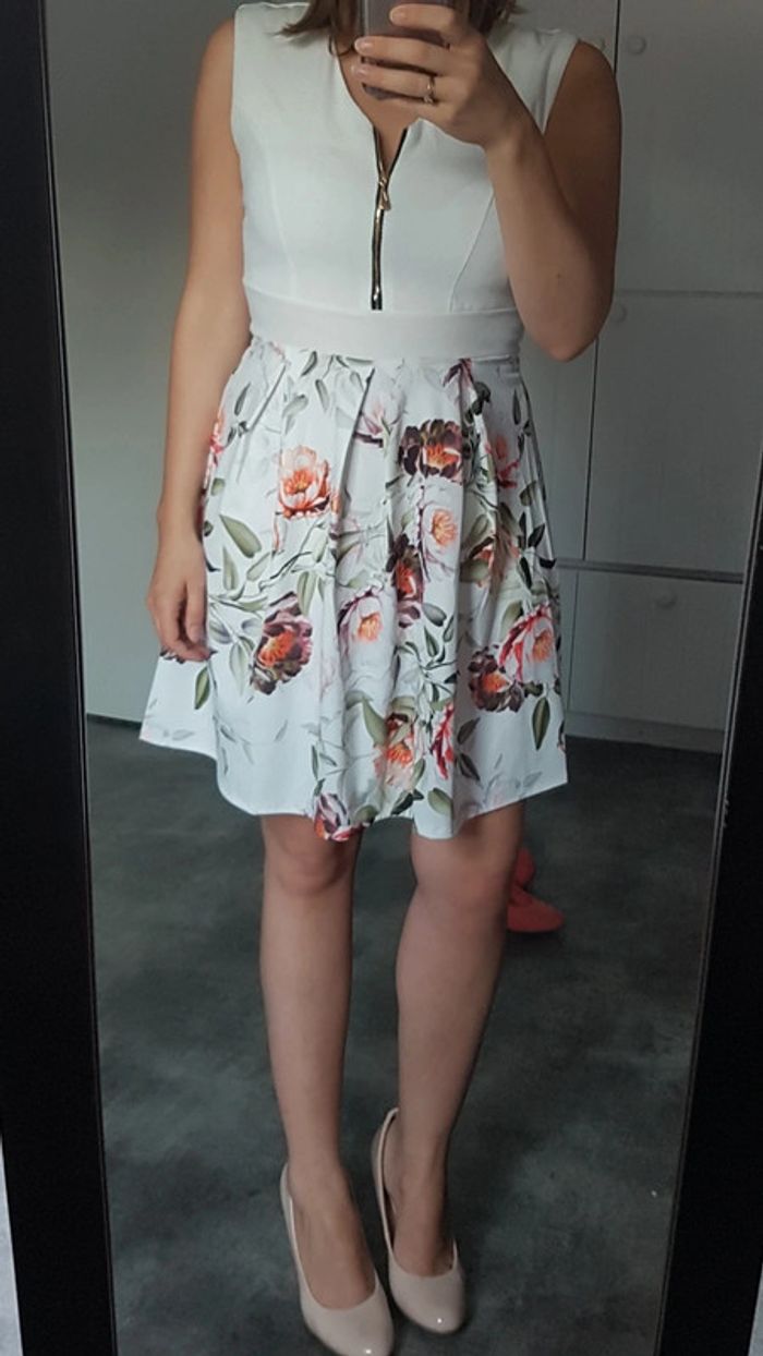 Robe blanche fleuri - photo numéro 4