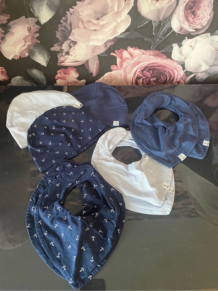 LOT BAVOIRS/ BONNETS/ BANDANAS - photo numéro 2