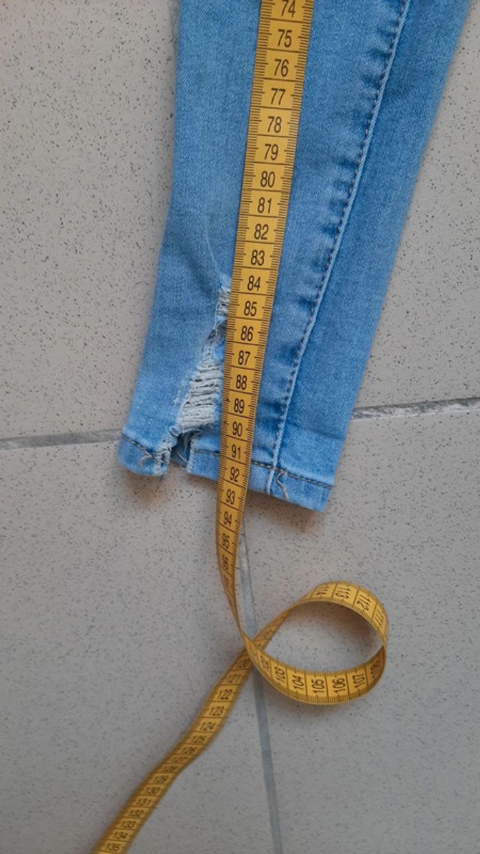 Jean troué femme taille 38 peux convenir 36 - photo numéro 8