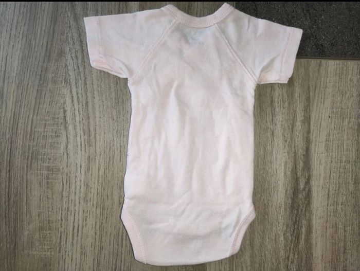 Lot 5 bodies manches courtes taille 1 mois - photo numéro 11
