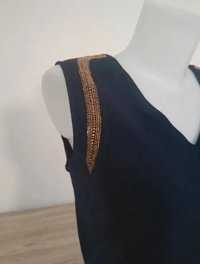 Robe kiabi sans manches épaules perles doré 💫 - photo numéro 3