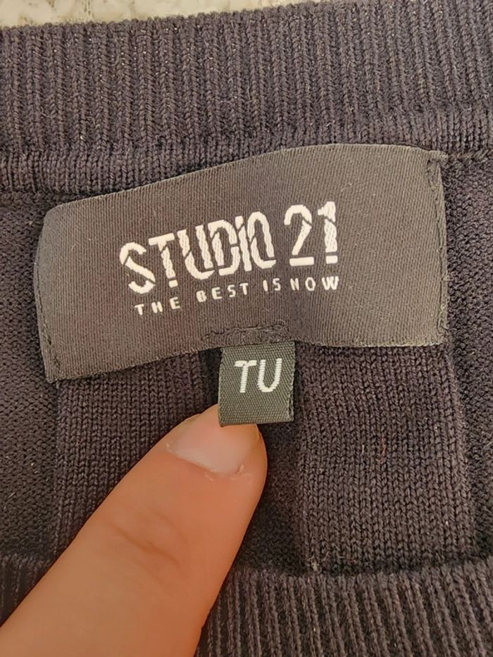 Pull noir col rond TU 36/40 - photo numéro 3