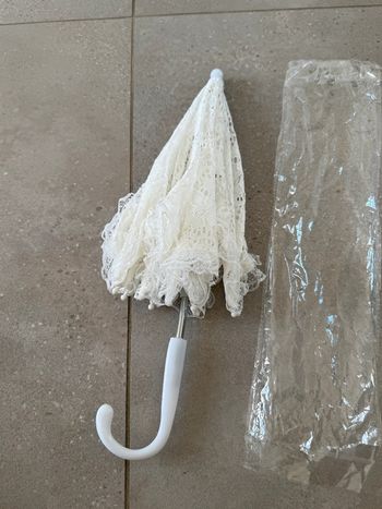 Petit parapluie blanc, neuf, 44cm longueur