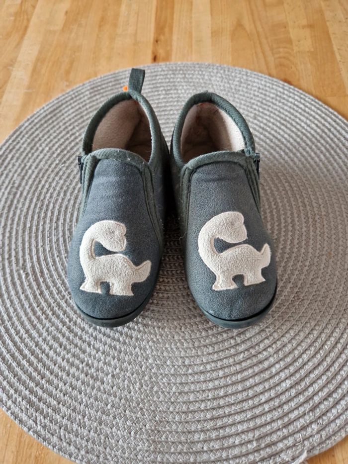 Chaussons dinausaure Kiabi - photo numéro 2