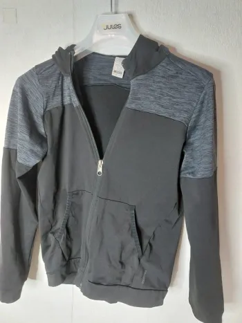 Veste noir et gris "Decathlon"