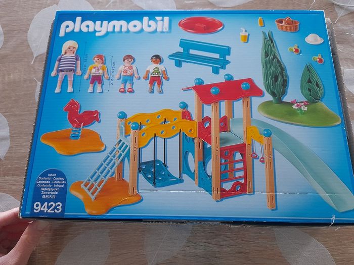 Playmobil Family Fun 9423 parc de jeu avec toboggan coloré - photo numéro 6