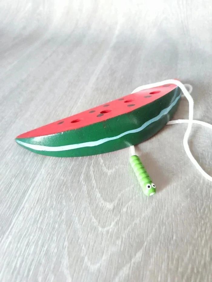 Ver qui mange une pastèque motricité fine - photo numéro 4
