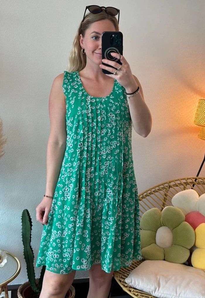 Robe d’été coupe fluide verte à motifs fleuris taille 36 - Banana Republic - photo numéro 5