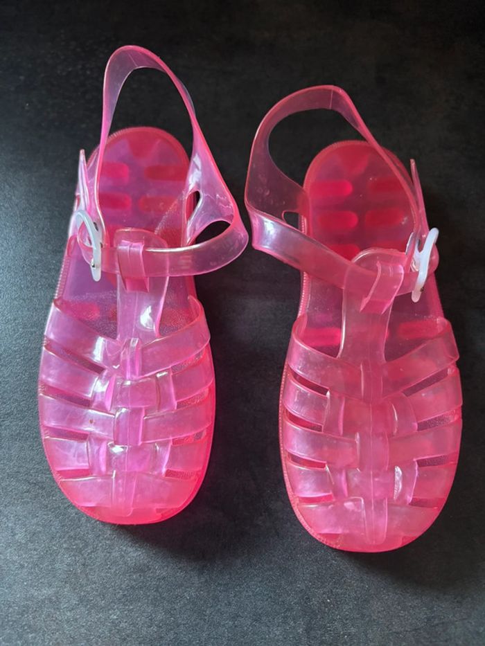 Sandales en plastique taille 28