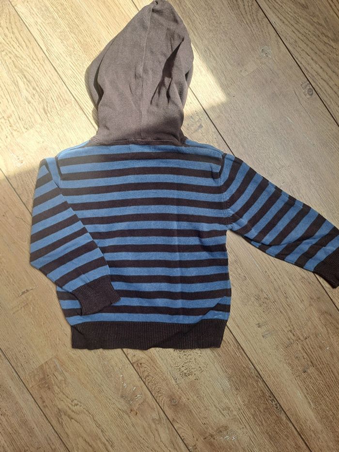 Pull a capuche 24 mois - photo numéro 2