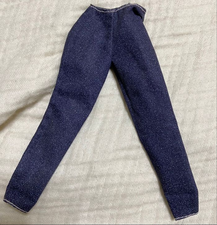 Pantalon pour Barbie bon état