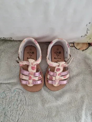 Chaussures fille taille 21