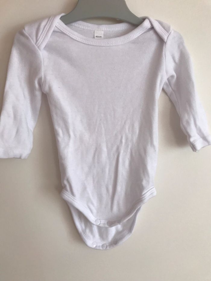 Lot de 2 bodys manches longues 3 mois neufs - photo numéro 4