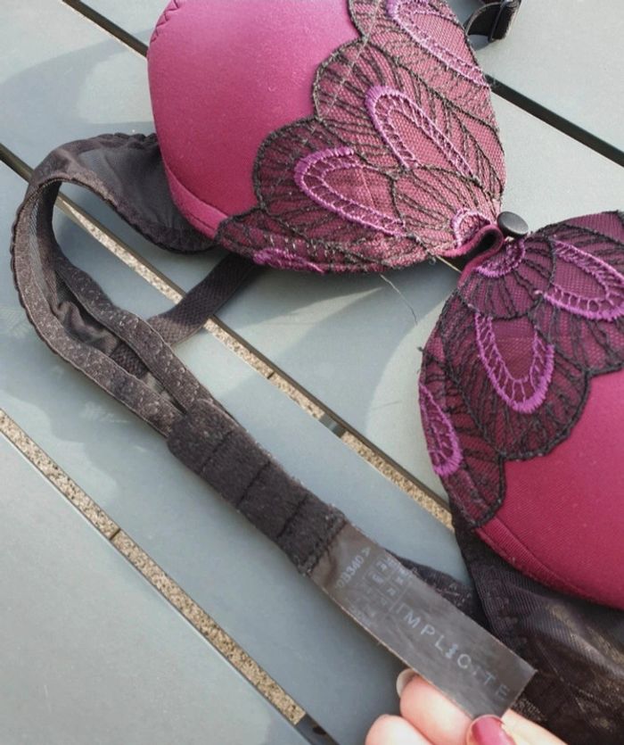 Soutien gorge violet noir implicite - photo numéro 3
