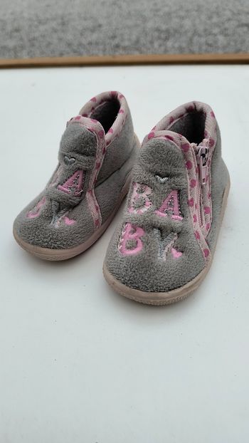 Chaussons tissus chaud taille 18