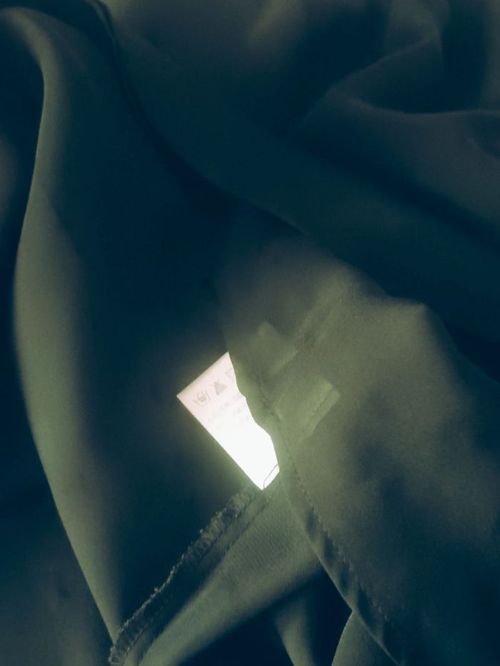 Robe à bretelles et perles en soie 123 excellent état - photo numéro 7