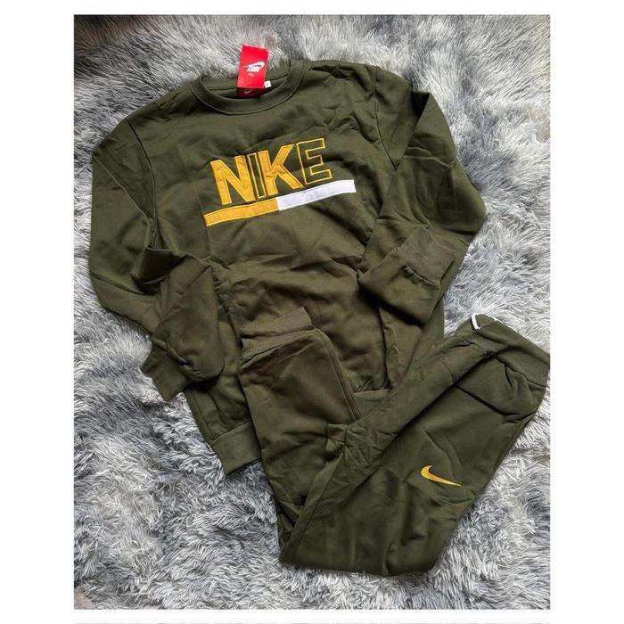 Ensemble Nike Kaki - photo numéro 2
