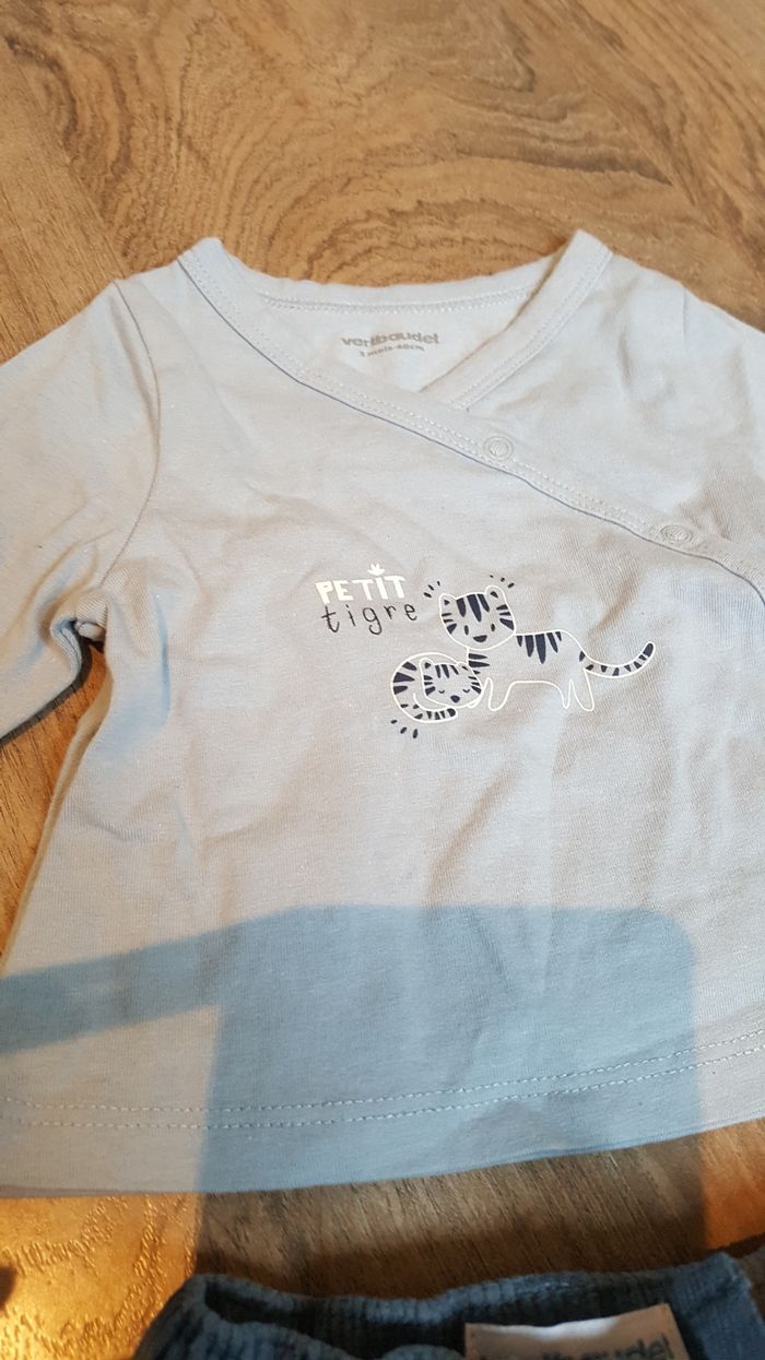 Ensemble t shirt manches longues et pantalon velours 3 mois - photo numéro 2