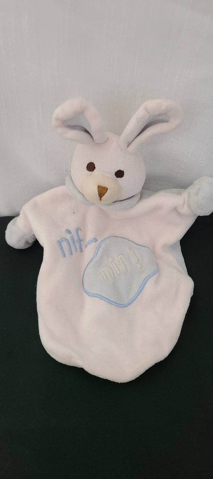Doudou plat lapin blanc bleu NIF NIF EVEIL ET TENDRESSE