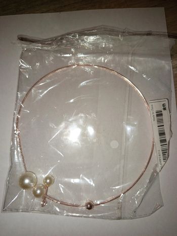 Collier perle et strass neuf