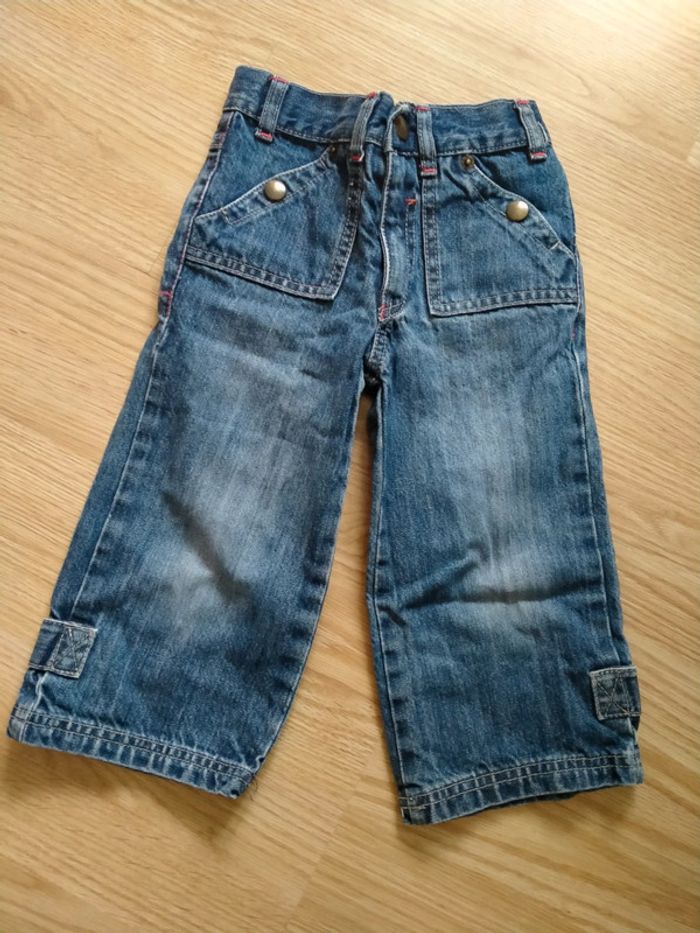 Pantacourt en jean. Filles .Tape a l'oeil.
Taille 4 ans - photo numéro 2