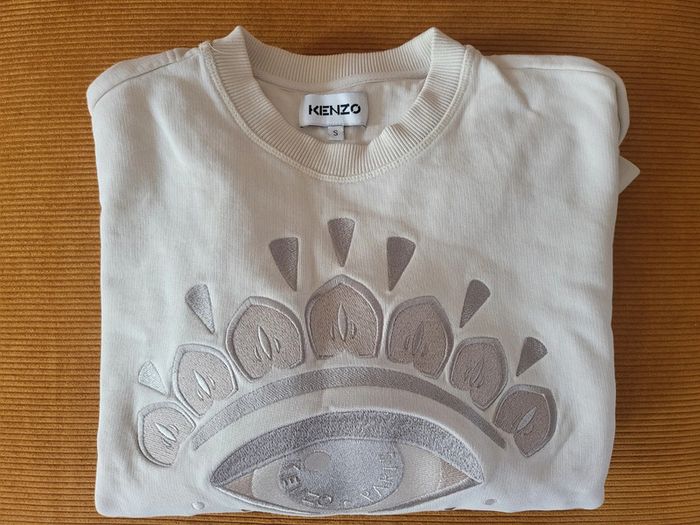 Sweat Kenzo œil – Taille S
Couleur : Beige
👀 - photo numéro 2