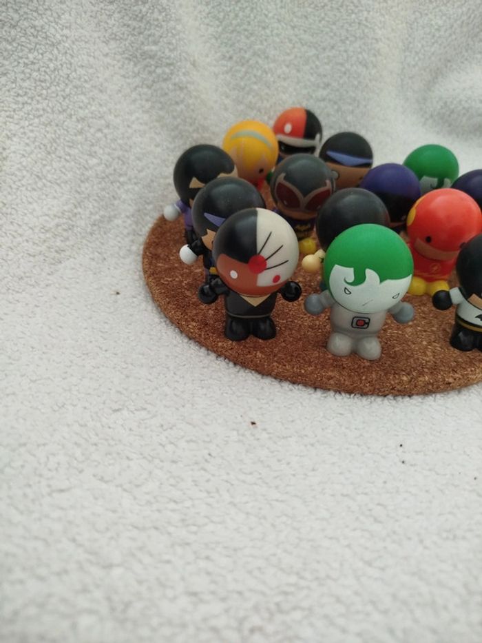 Lot figurines Super héros - photo numéro 2