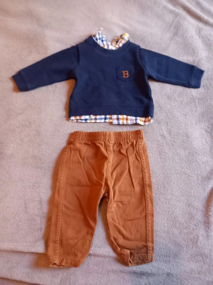 Ensemble Pantalon et T-Shirt Taille 6 mois