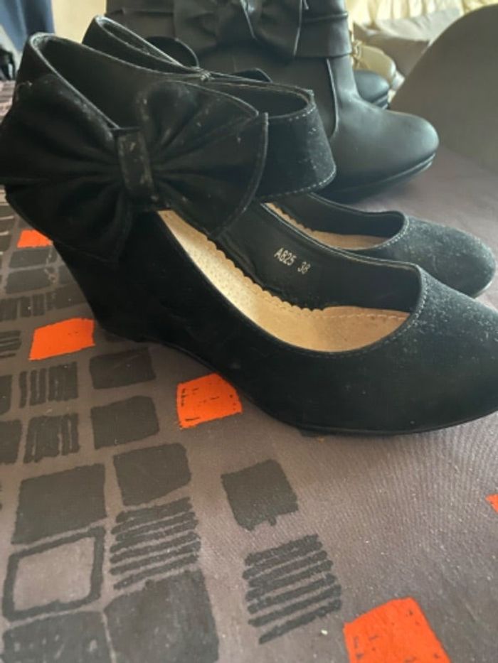 Chaussures à talons compensées daim noires P38