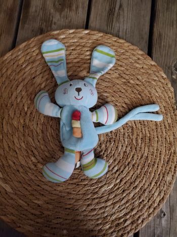 Doudou lapin attache tétine