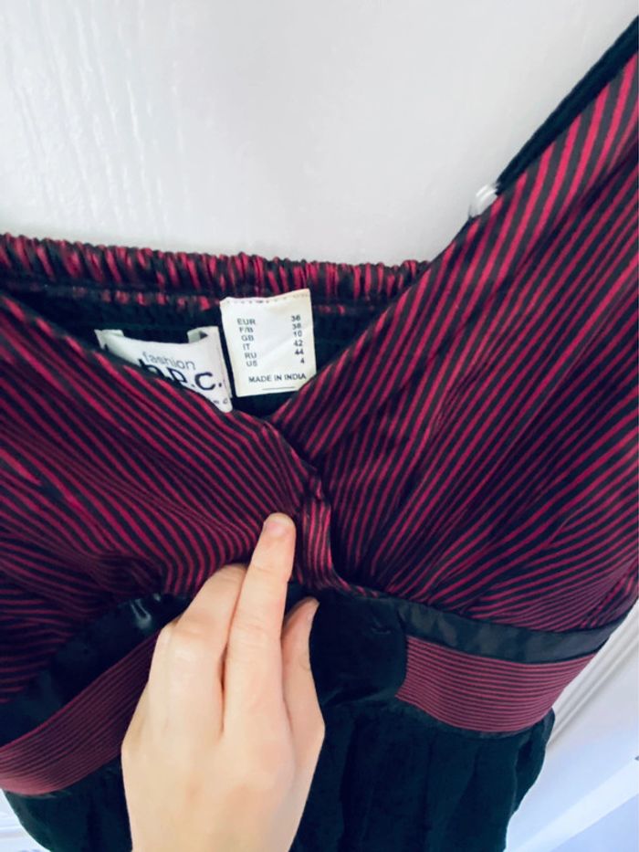 Robe Bonprix noire et bordeaux taille 36 🌺 - photo numéro 3