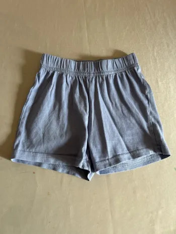 Short 3 ans