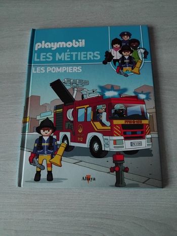 Livre  Playmobil  "les pompiers"