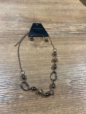 Set collier et boucles d'oreilles