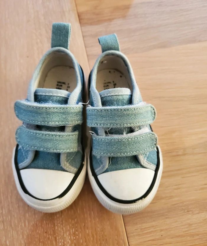 Baskets a scratch primark Taille 22