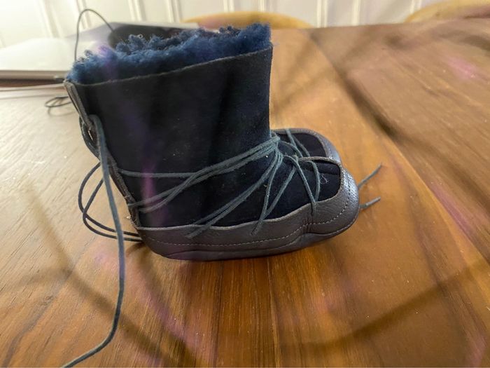 Bottines fourrées 3-6 mois - marque Petit Môme - photo numéro 2