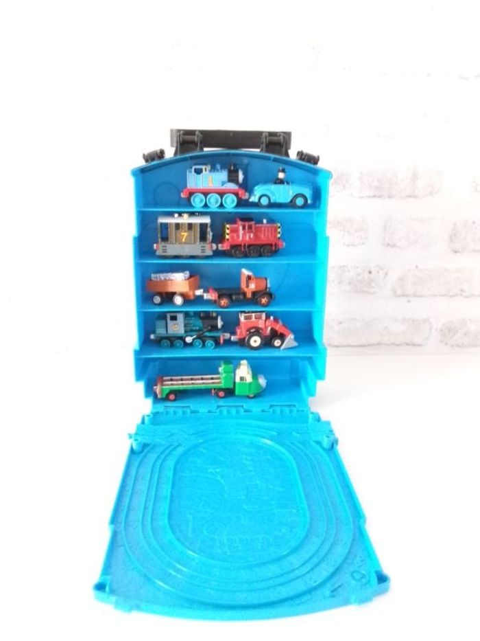 Mallette Thomas et ses amis