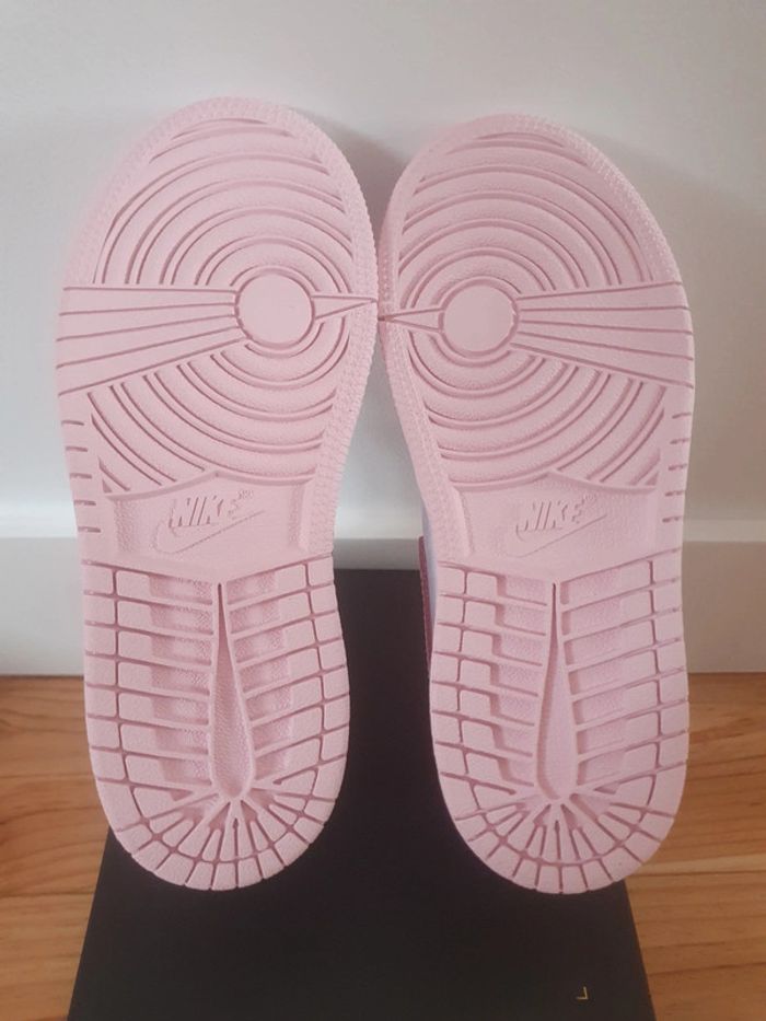 Nike Air Jordan 1 Mid "Pink"(29.5) - photo numéro 6