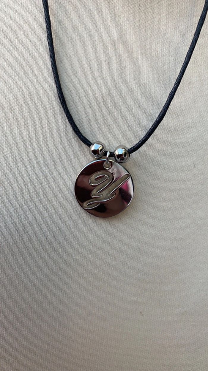 Collier lien noir avec un pendentif interchangeable lettre - photo numéro 2