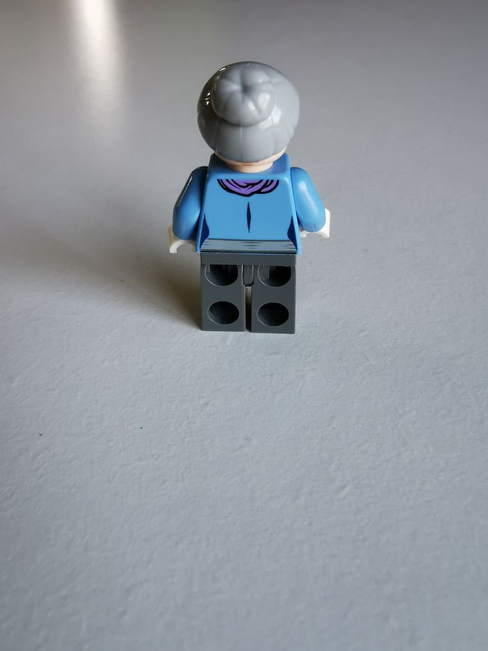 Lego Minifigurine Marvel - Tante May sh0272 - photo numéro 3