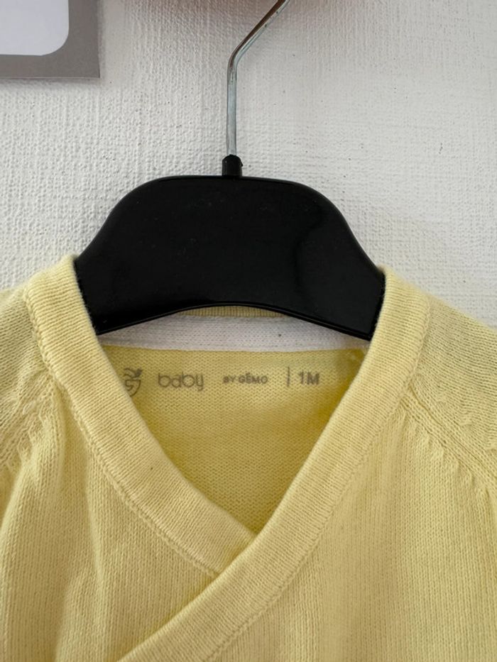 Gilet jaune - taille 1 mois 🌼 - photo numéro 2