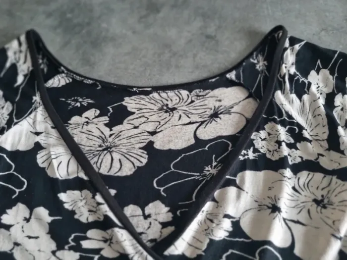 T-shirt blouse florale - photo numéro 3