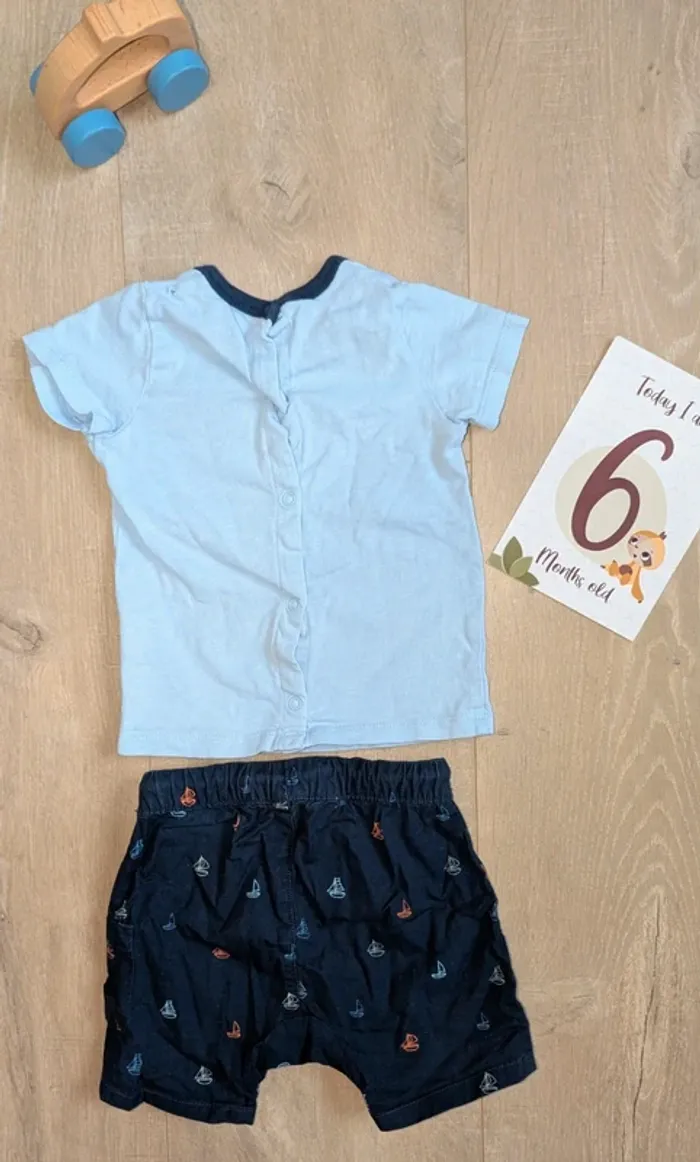 Short + t-shirt - photo numéro 2