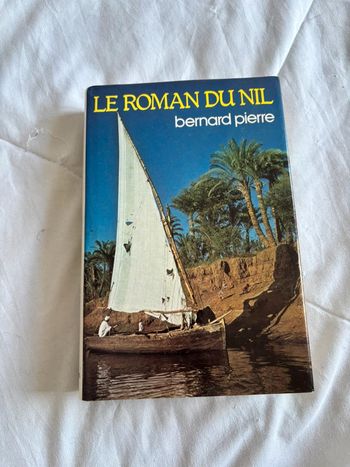 Livre Le roman d’une île Bernard Pierre Plon/FL 1978 – rare, très bon état 70s vintage